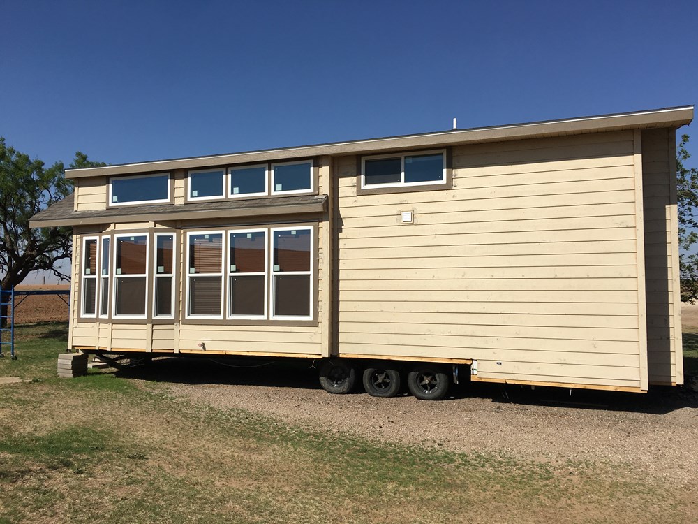 Skyline Tiny Home Park Model - Image 1 Thumbnail