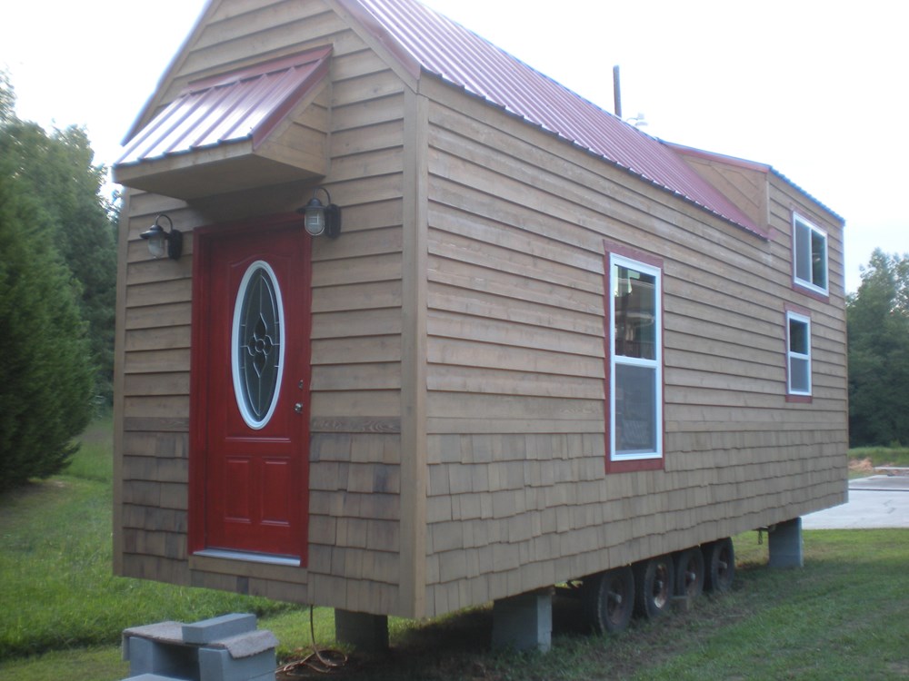 Luxury tiny house on wheels - Image 1 Thumbnail