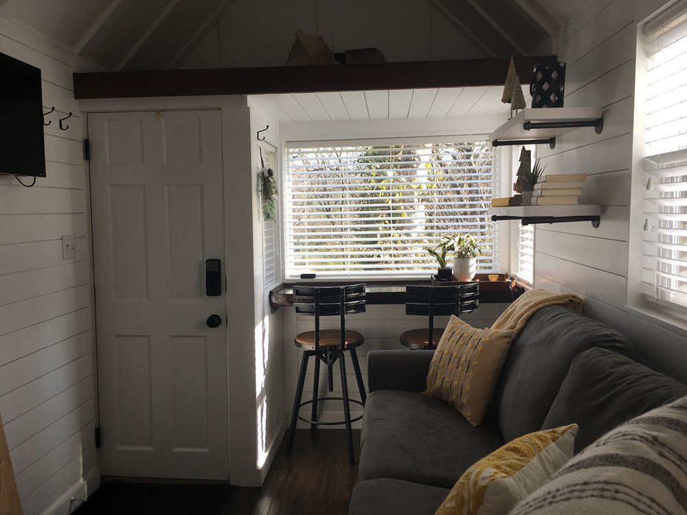 Brand New Modern Luxury Tiny Home - Image 3 Thumbnail