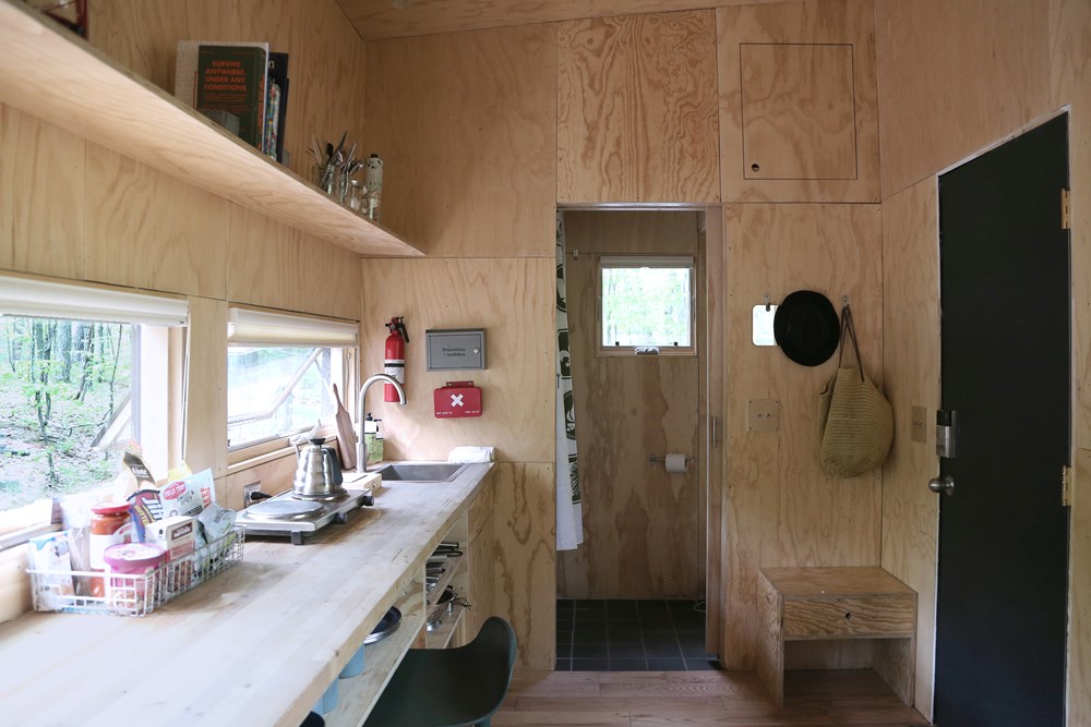Custom-built Tiny house with minimalist design - Image 2 Thumbnail