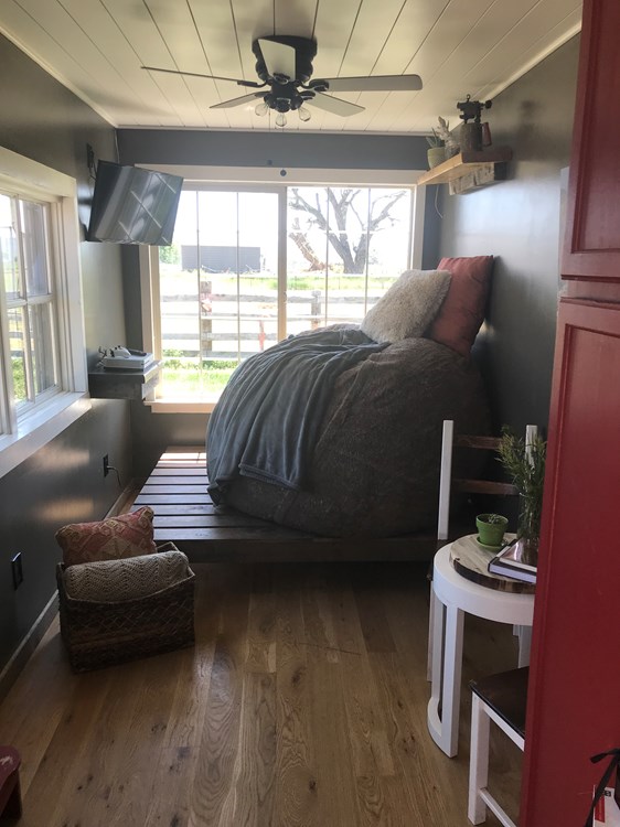 Quaint Shipping Container Home  - Image 2 Thumbnail