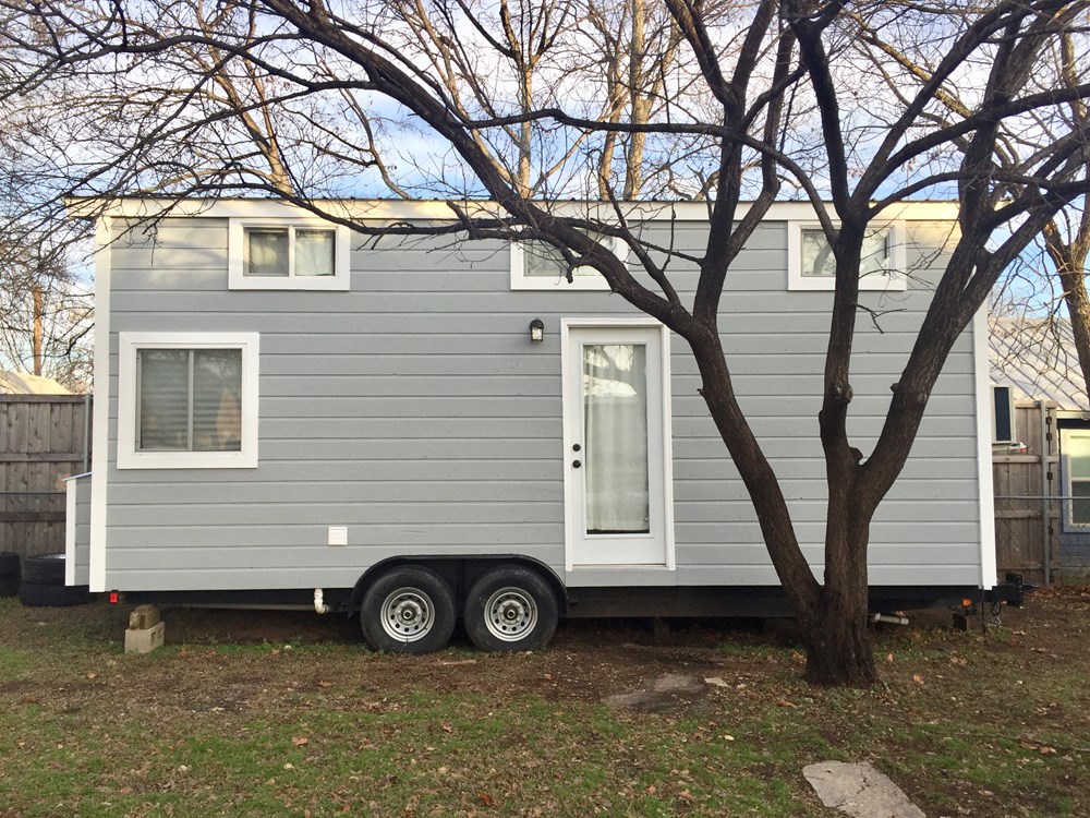 HGTV featured Tiny House on Wheels in DFW (24x8x13) - Price reduced 4/17/19 - Image 2 Thumbnail