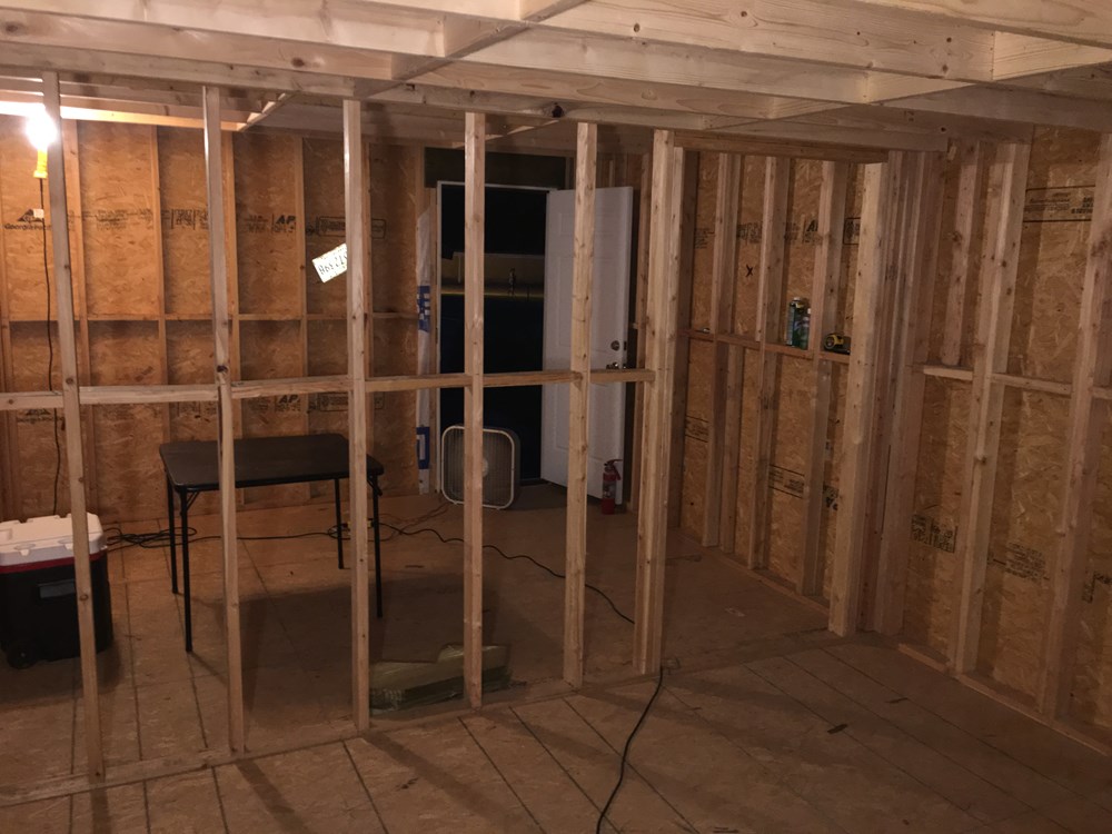 Tiny home 903 - Image 2 Thumbnail