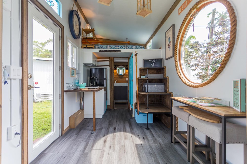 Tiny Beach House On Wheels Sleeps 4 4440 lbs LIGHTWEIGHT - Image 4 Thumbnail