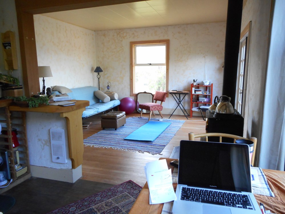 Tiny Home in Canadian Gulf Islands with ocean/mountain view. - Image 4 Thumbnail