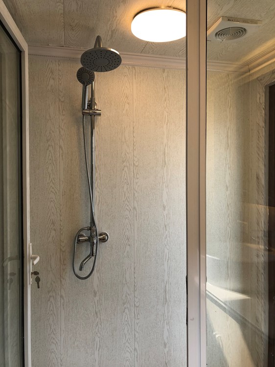 A tiny house with a multifunctional bathroom - Image 4 Thumbnail