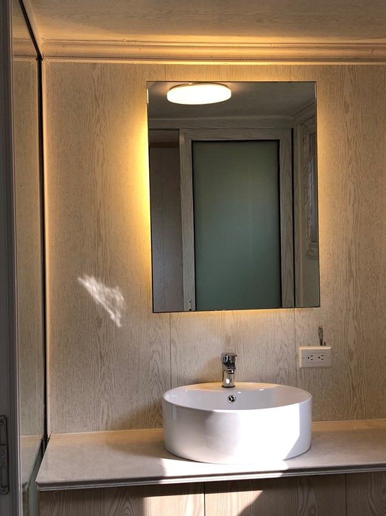 A tiny house with a multifunctional bathroom - Image 3 Thumbnail