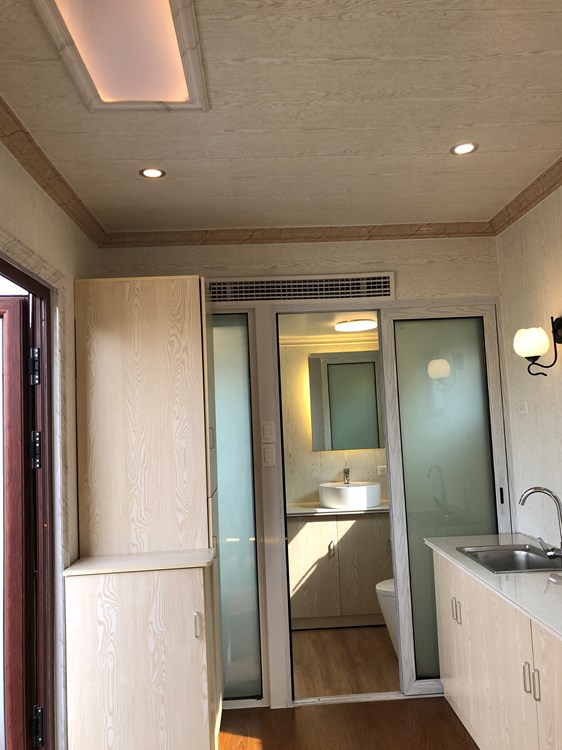 A tiny house with a multifunctional bathroom - Image 2 Thumbnail
