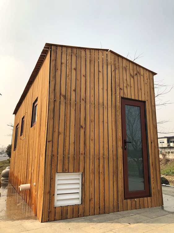 A tiny house with a multifunctional bathroom