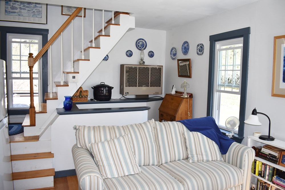Victorian Tiny House - Image 2 Thumbnail