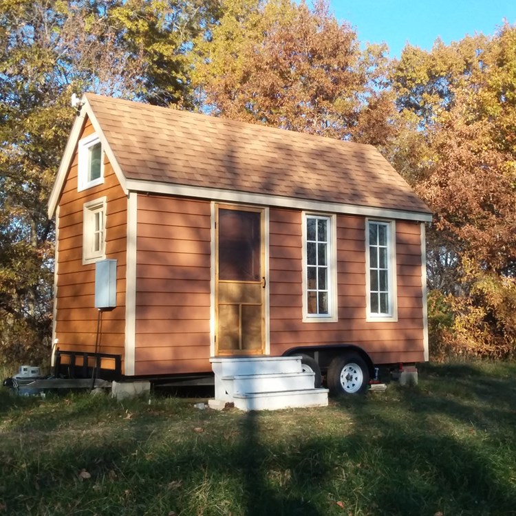 Cute Tiny House w/ Hardwood Floors