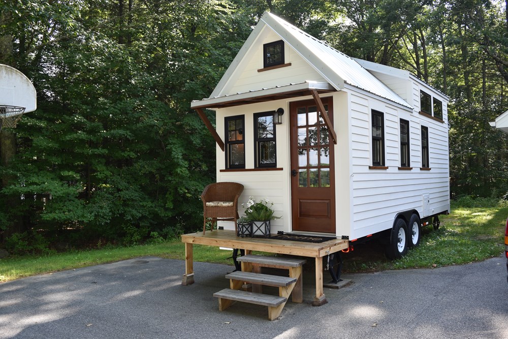 New Farmhouse Style 8'X20' Tiny House on Wheels - Image 1 Thumbnail