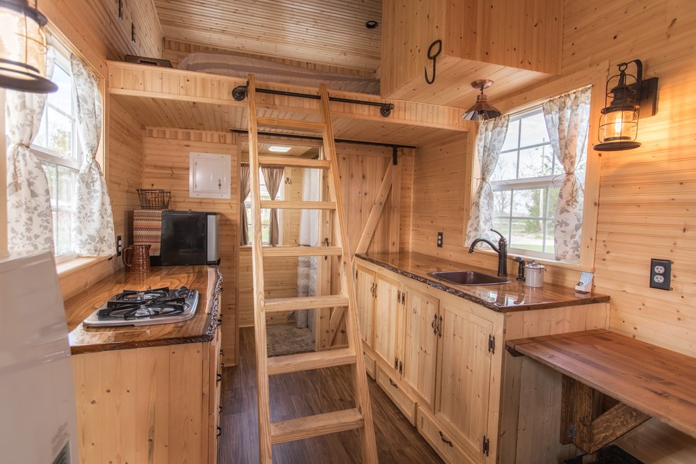 The Petite Cabin - Image 2 Thumbnail