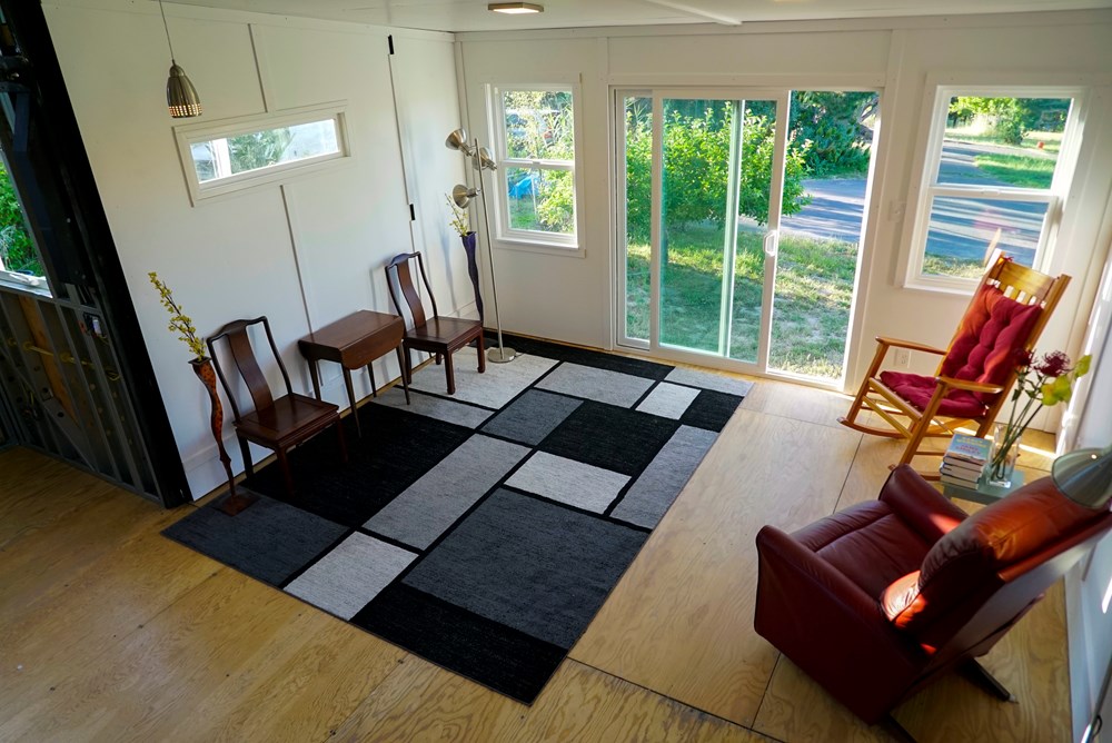 Expandable, movable not-so-tiny house - Image 4 Thumbnail