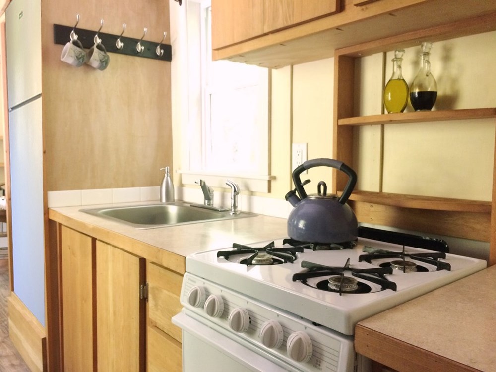 Fully-Equipped Tiny House - Image 4 Thumbnail