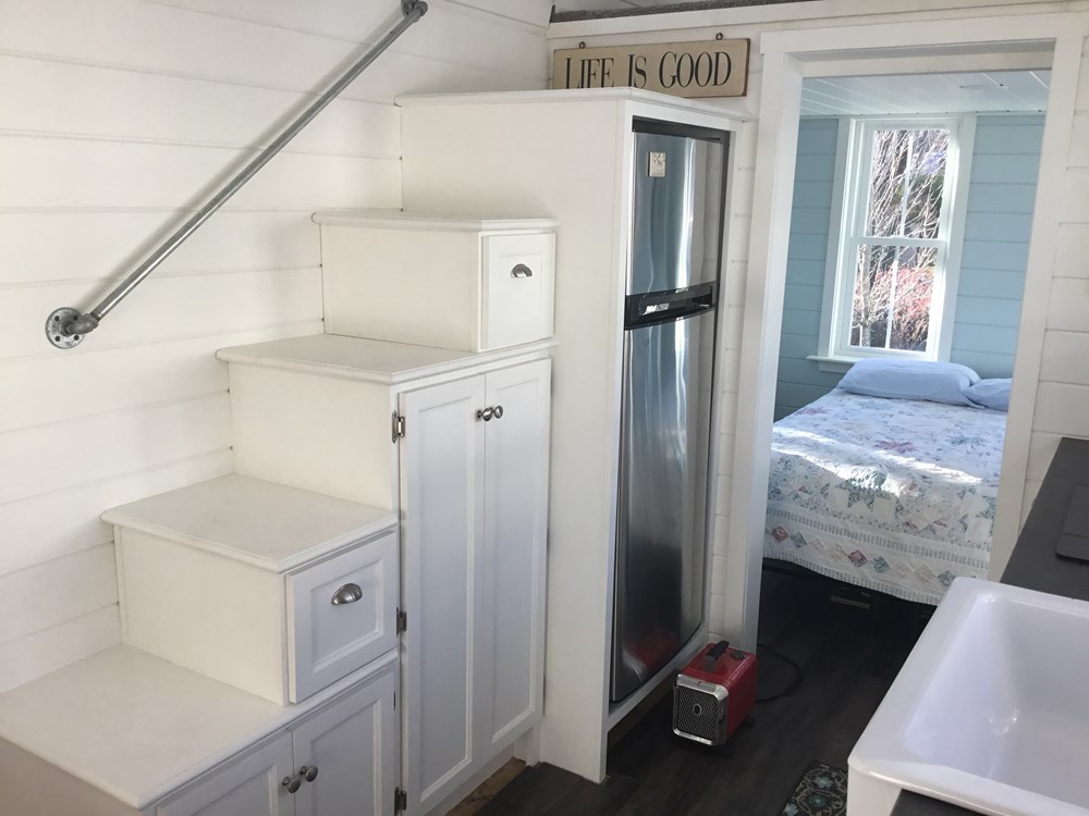 Tiny house on wheels- new built- never lived in - Image 2 Thumbnail