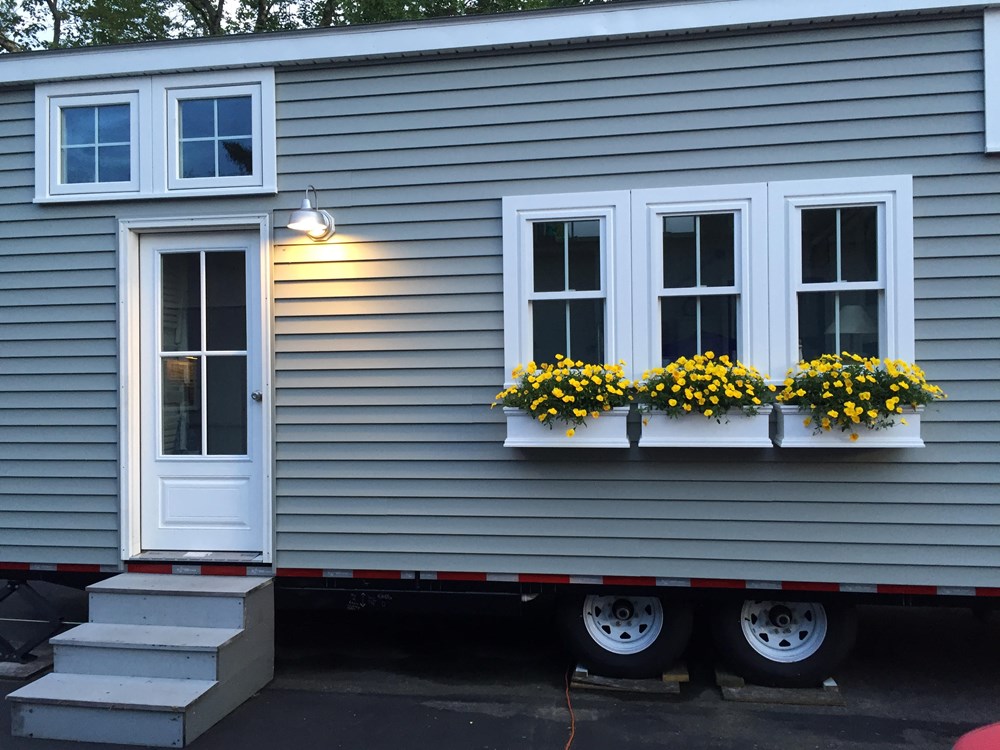 Tiny house on wheels- new built- never lived in - Image 3 Thumbnail