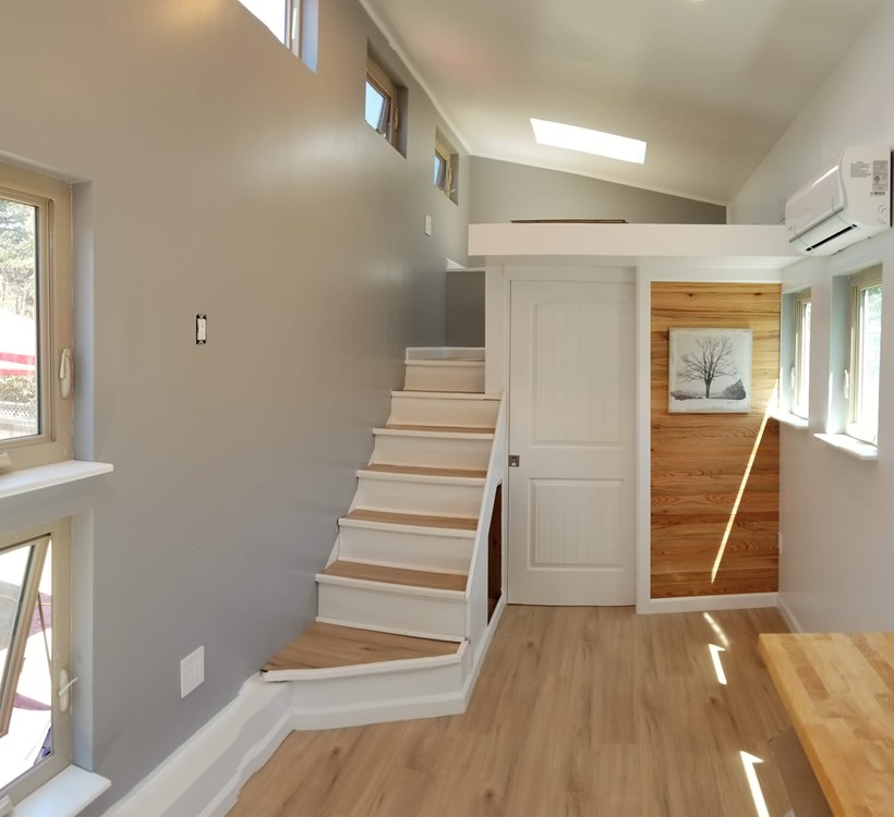 Impeccably built! Brand new 24' tiny house on wheels.  - Image 3 Thumbnail