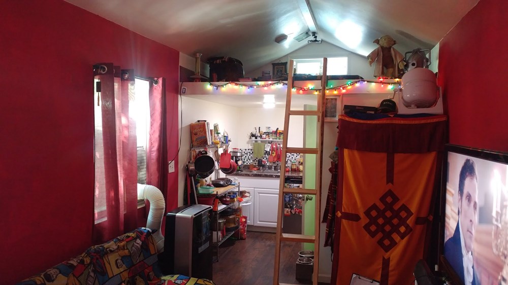 Tiny House in the Mountains - Image 2 Thumbnail