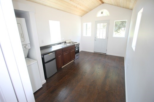 COUNTRY COTTAGE 9' x 22' 198 square feet - Image 2 Thumbnail
