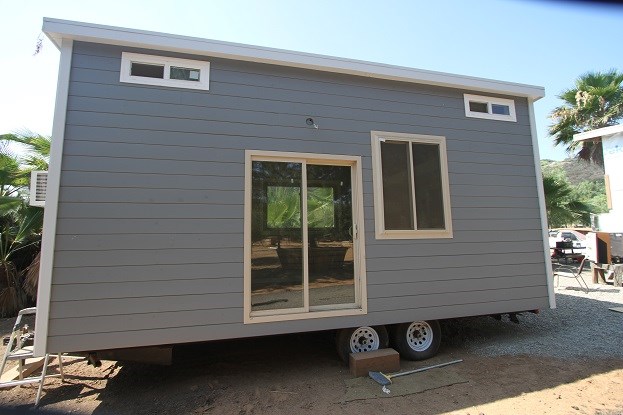 9 x 22 MODERN CARAVAN DUAL LOFT