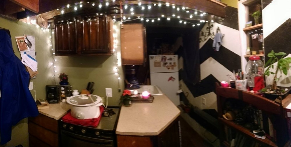 [SOLD] Quirky Tiny House - Image 1 Thumbnail
