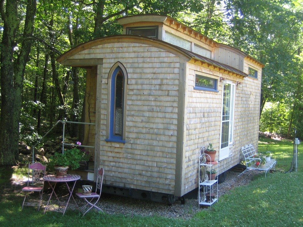 Beautiful custom-built timber-framed Tiny in Central Massachusetts - Image 1 Thumbnail