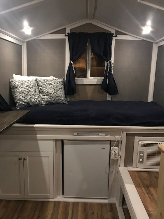 Tiny Cabin on Wheels - Image 4 Thumbnail