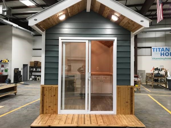Titan Cub 2018 Tiny Mobile Office, hair salon, or other business - Image 2 Thumbnail
