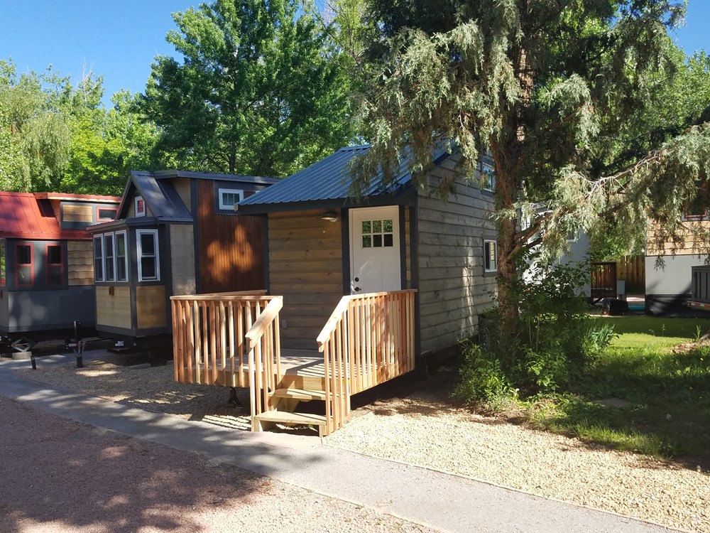 The "Cheyenne" tiny house keeps you warm in winter - Image 2 Thumbnail