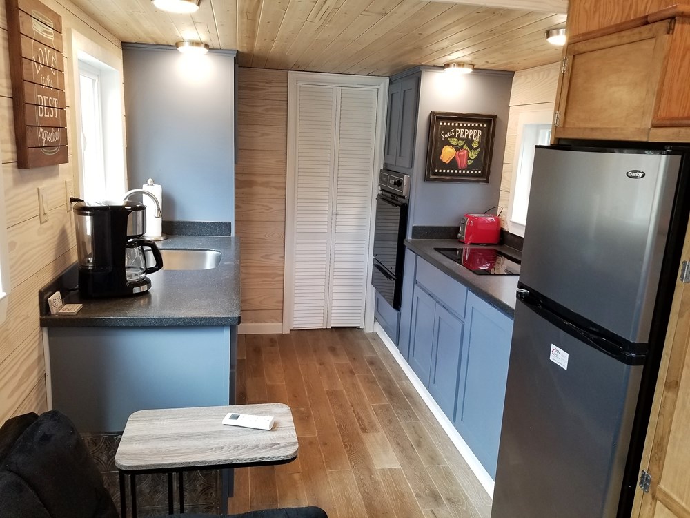 The "Cheyenne" tiny house keeps you warm in winter - Image 4 Thumbnail