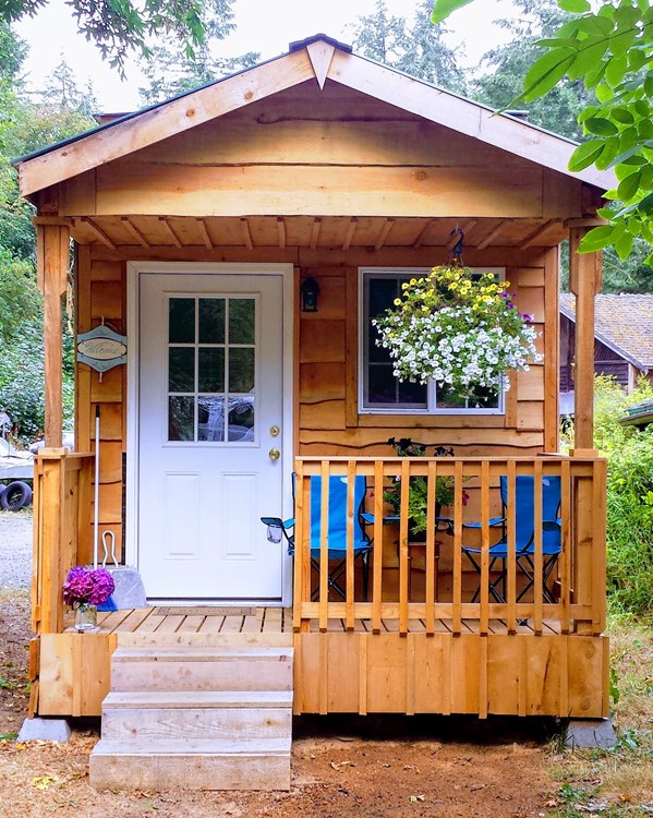 Tiny home with built in luxury - Image 2 Thumbnail