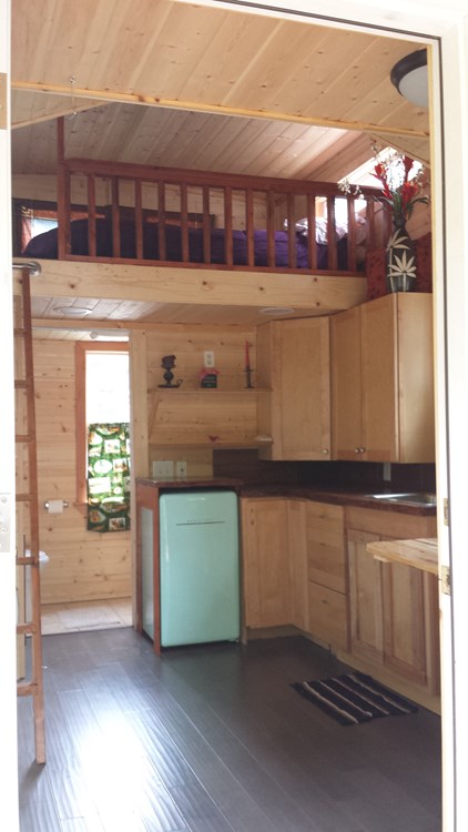 Tiny home with built in luxury - Image 4 Thumbnail