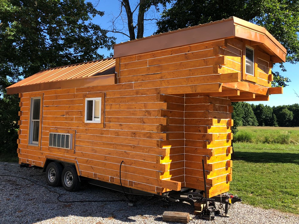 Log Cabin Tiny House - Image 4 Thumbnail