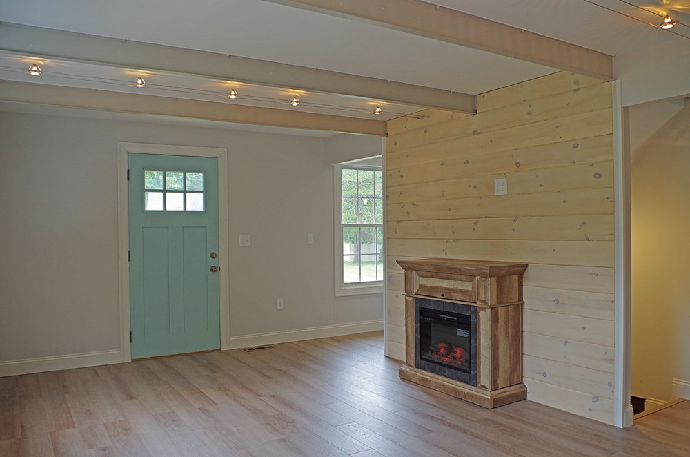 Tiny Shoreline Cottage - Image 3 Thumbnail