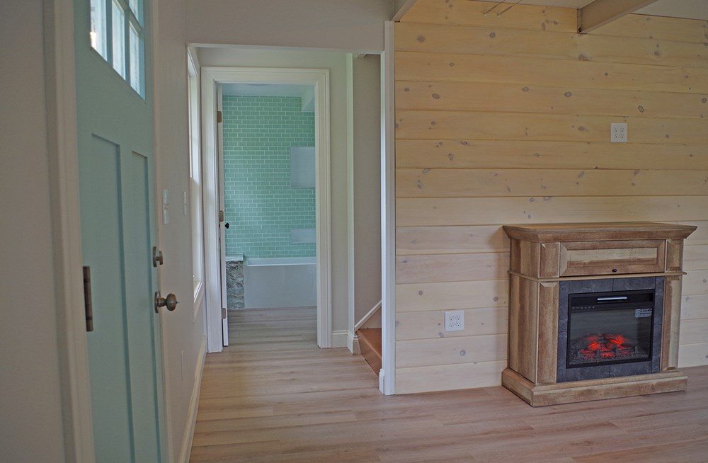 Tiny Shoreline Cottage - Image 4 Thumbnail