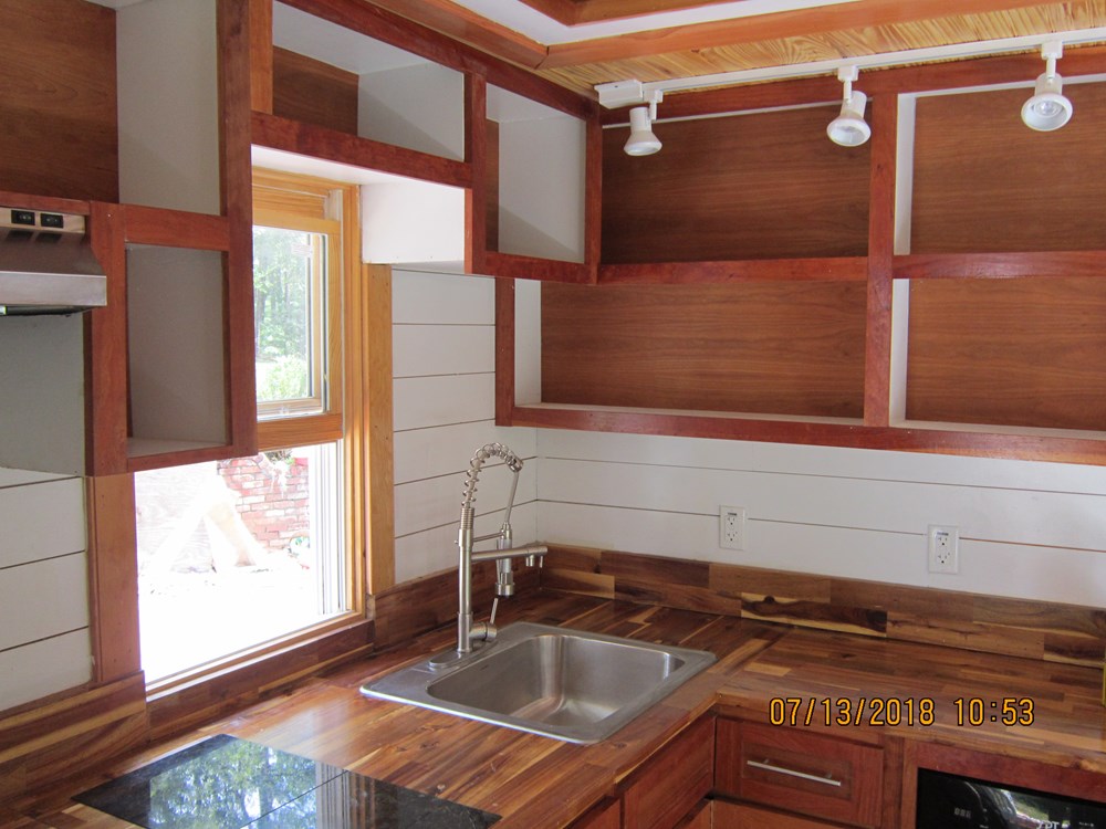 Phoenix 32' Tiny House on wheels - Image 2 Thumbnail