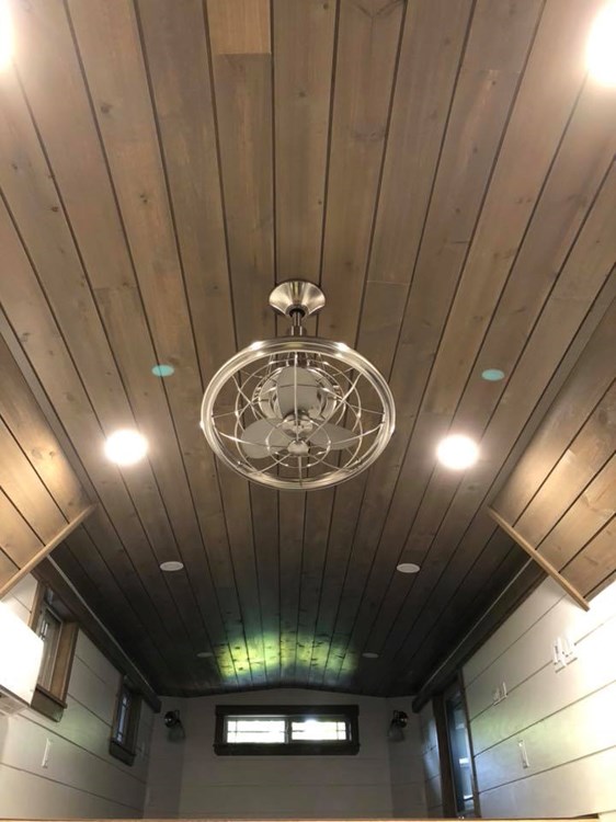 Beatiful Custom 340 Sq ft Tiny House - Image 2 Thumbnail
