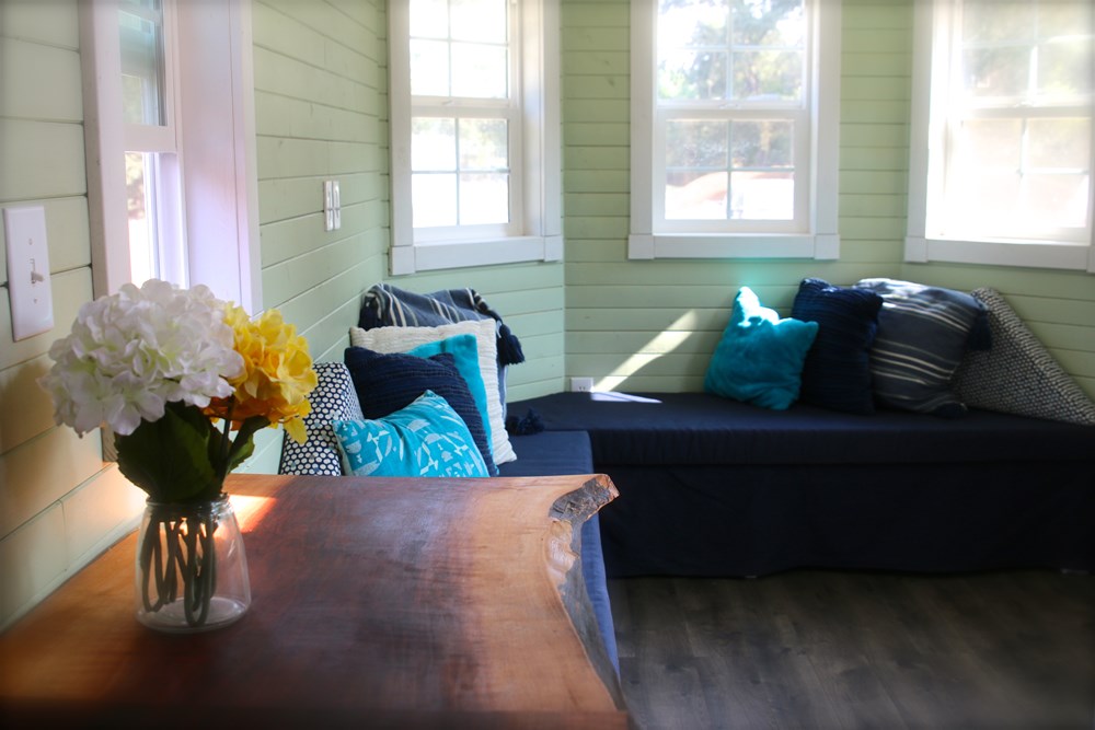 Beautiful Tiny House - Image 1 Thumbnail