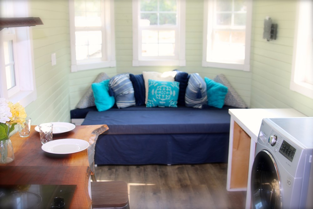 Beautiful Tiny House - Image 4 Thumbnail