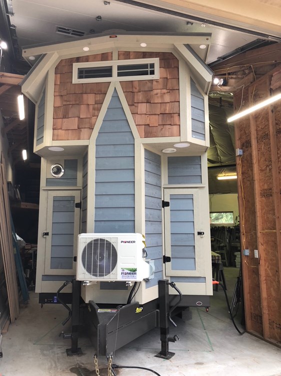 Beatiful Custom 340 Sq ft Tiny House - Image 4 Thumbnail