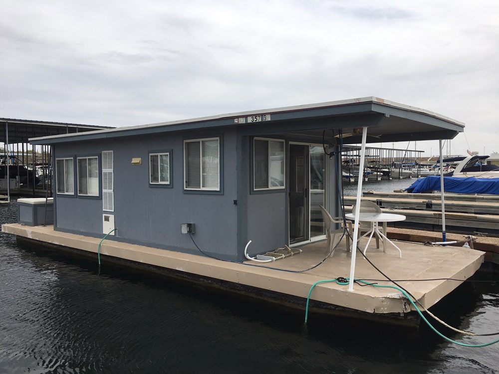Arizona tiny house style living on a beautiful lake. Great value, and views! - Image 4 Thumbnail
