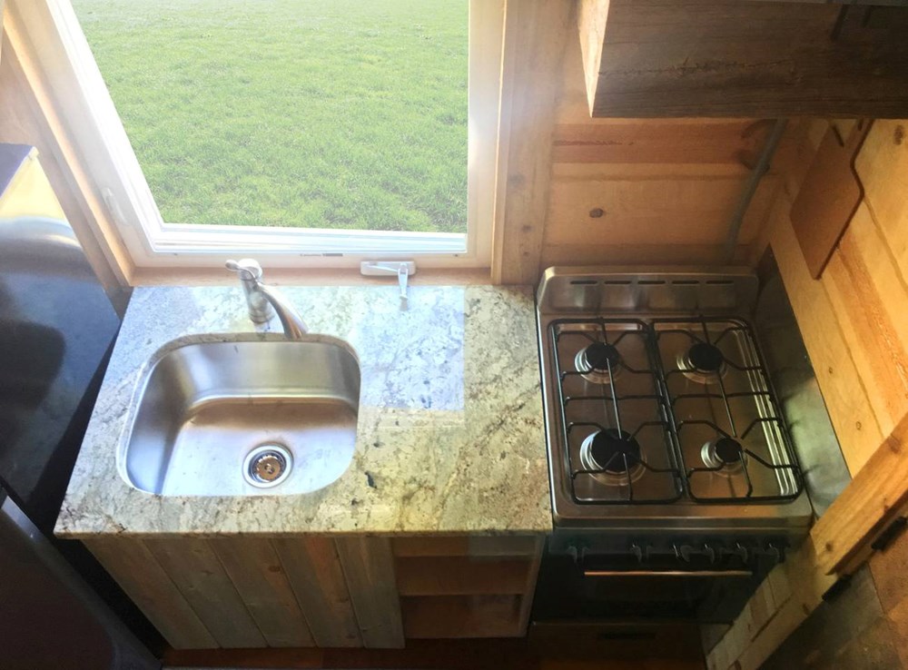 Gorgeous Tiny House - Image 5 Thumbnail