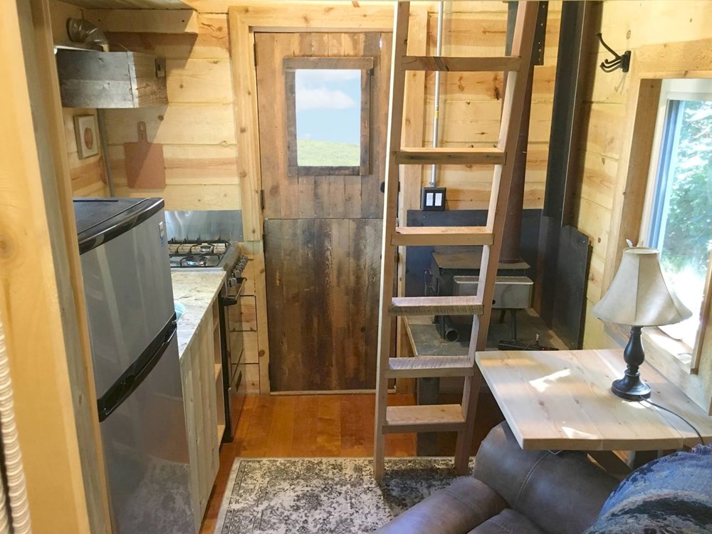 Gorgeous Tiny House - Image 2 Thumbnail