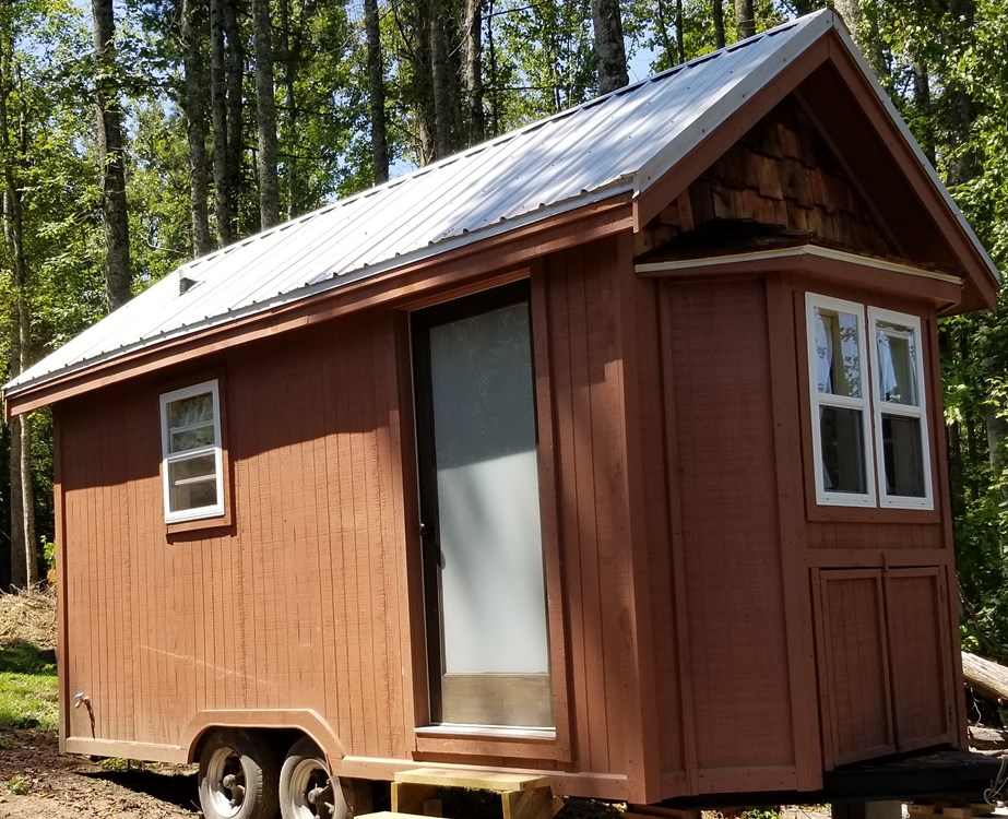 Adorable Tiny Home on Wheels for Sale ! ! !
