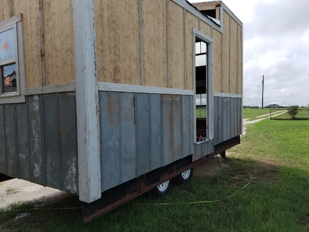 Tiny house on wheels - Image 2 Thumbnail