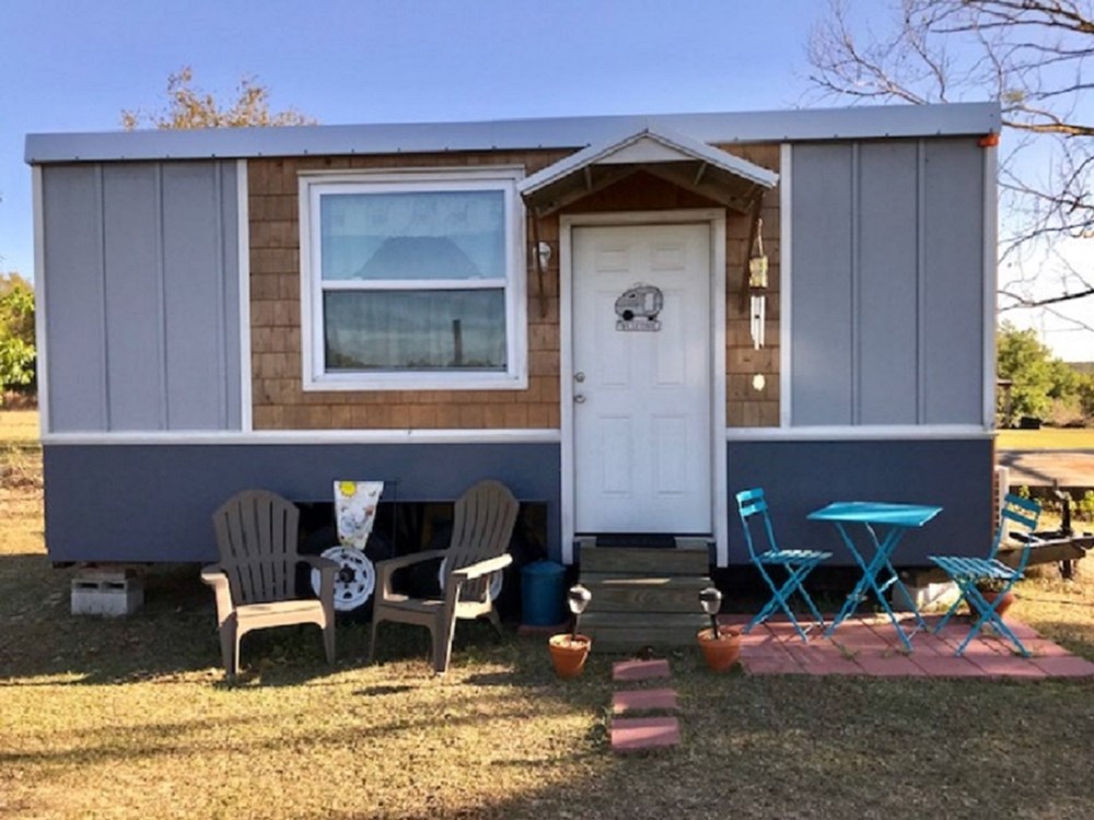 Tiny House For Charming Move In Ready Charming Move In Ready Tiny House