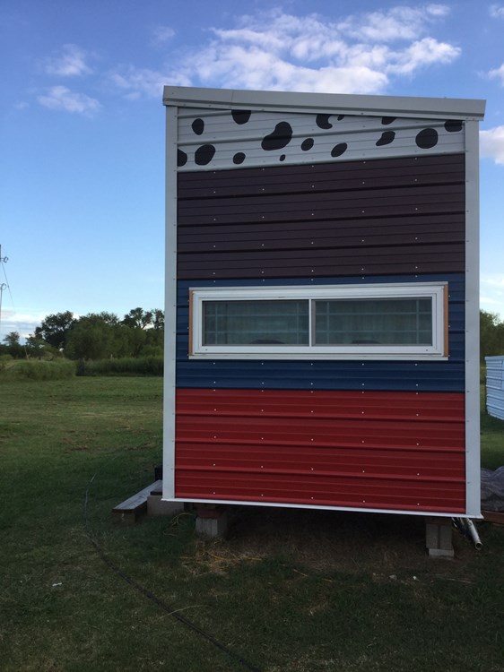 Tiny House - Extremely Charming! Last Sale Price!!! - Image 2 Thumbnail