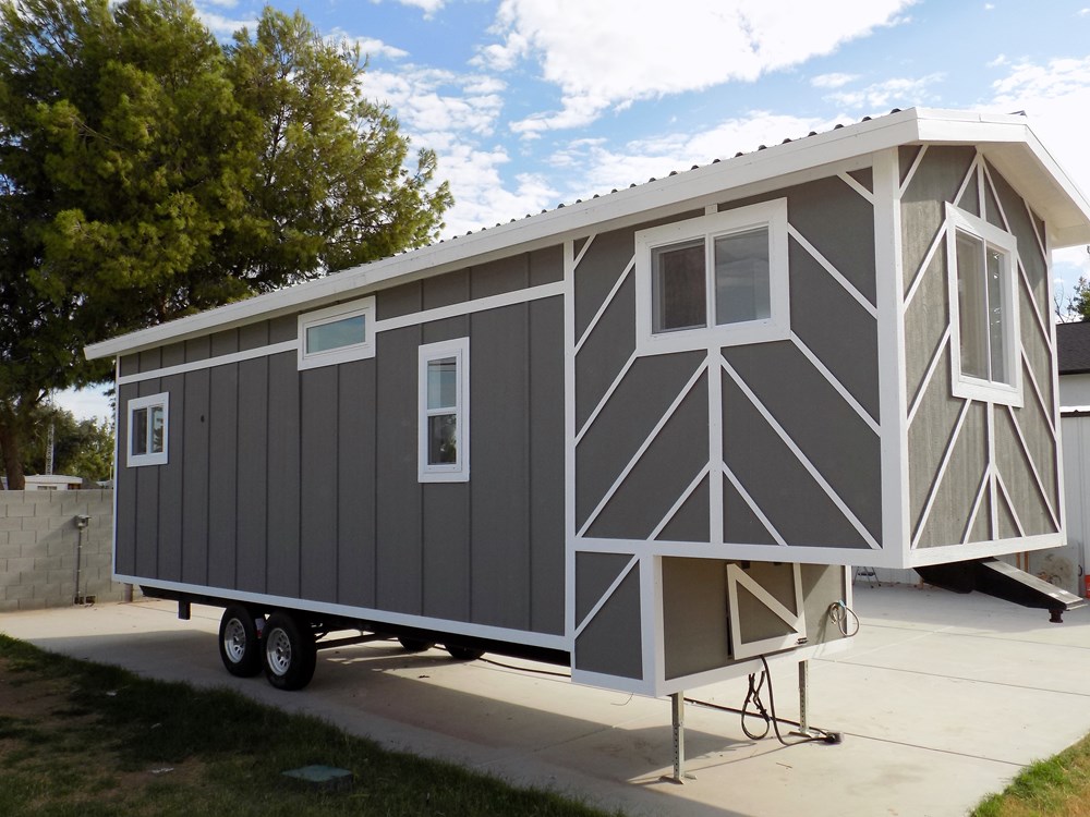 TINY HOUSE ON WHEELS LETS MAKE A DEAL - Image 1 Thumbnail