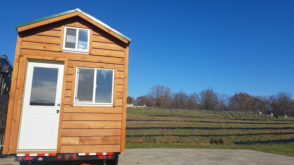 Tiny amish built wooden cabin on wheels - Image 4 Thumbnail